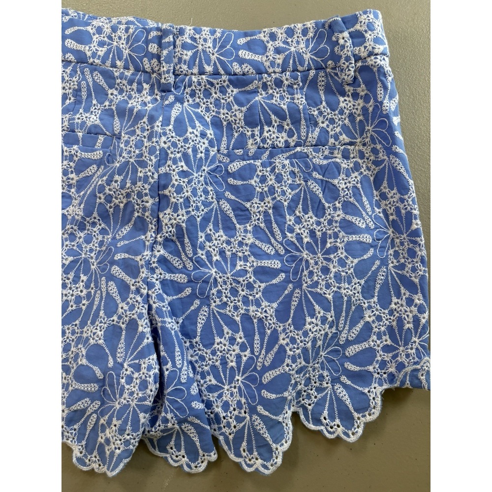LOFT Shorts Sz 2 Blue and White Floral Lace Eyelet Scalloped Edge Coastal Preppy - Picture 3 of 11